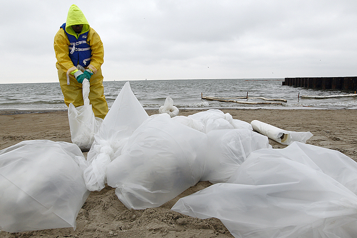Galveston Bay oil spill cleanup